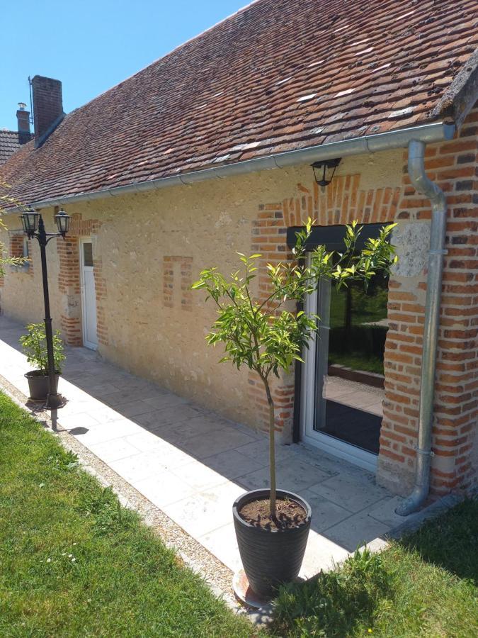 logement indépendant Tour-en-Sologne Buitenkant foto
