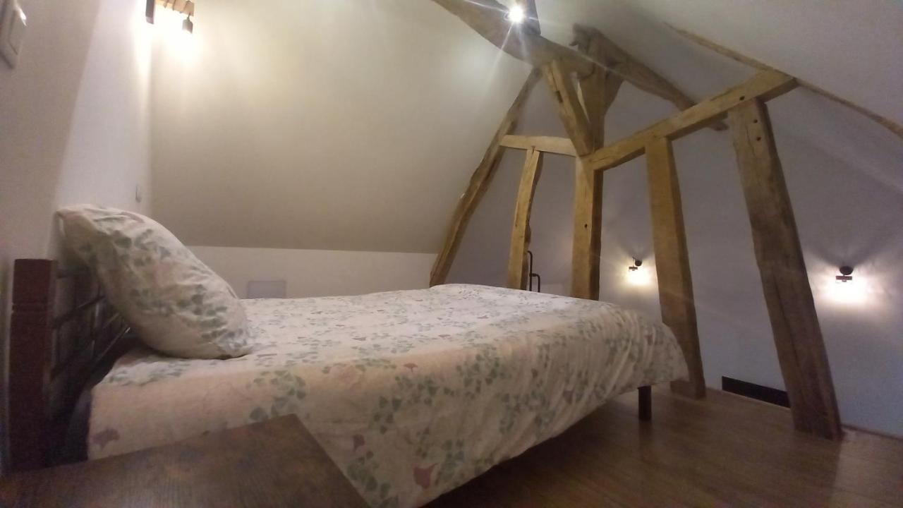 logement indépendant Tour-en-Sologne Buitenkant foto